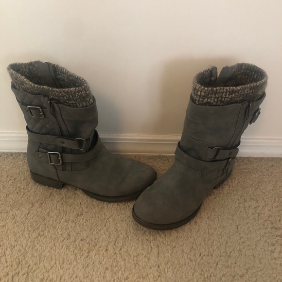 Grey boots - Picture 2 of 5